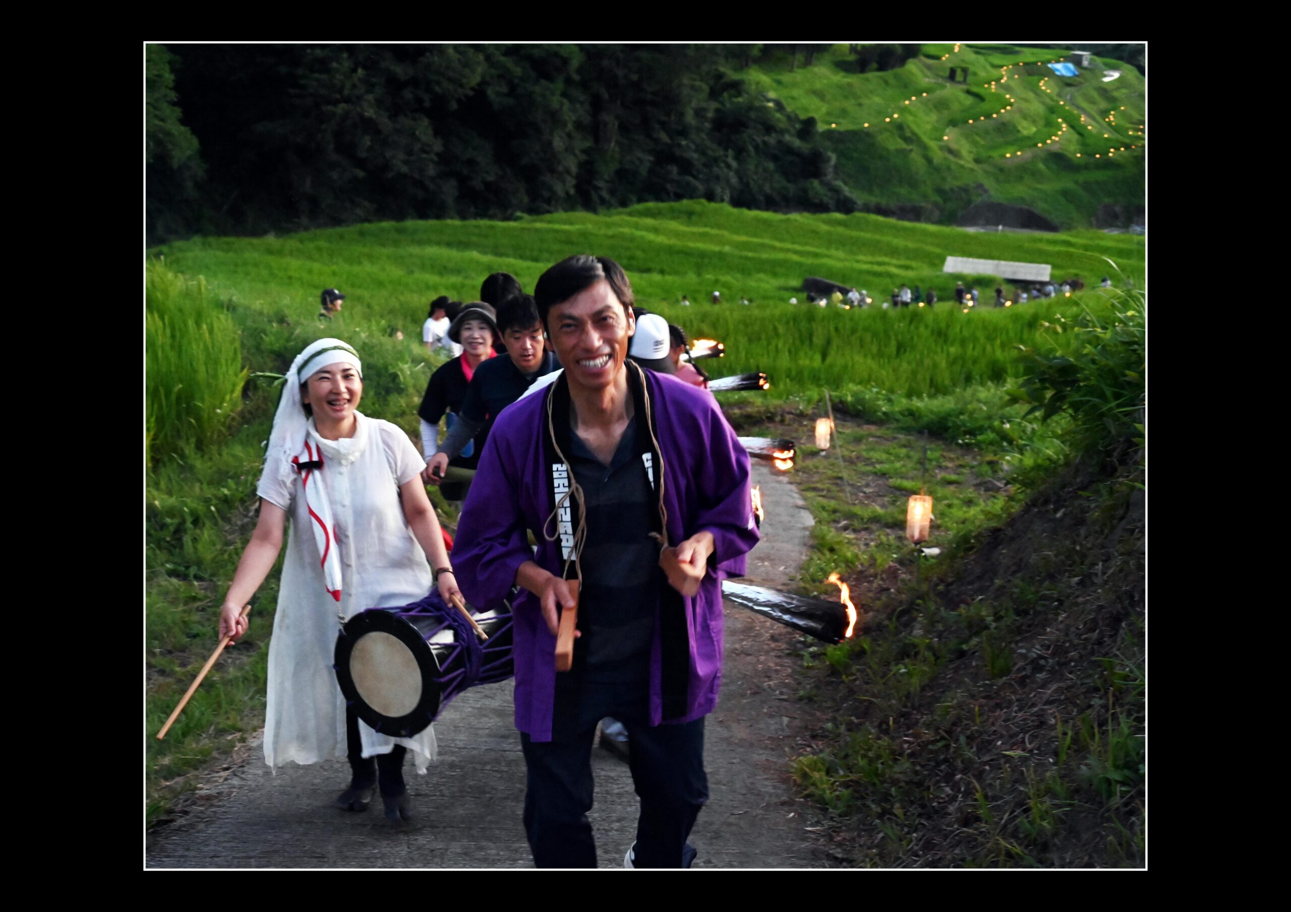 祭りを楽しむ